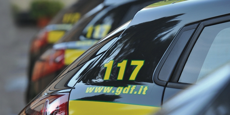 Maxi blitz della Finanza tra la Svizzera, Vibo e Lamezia: 75 arresti
