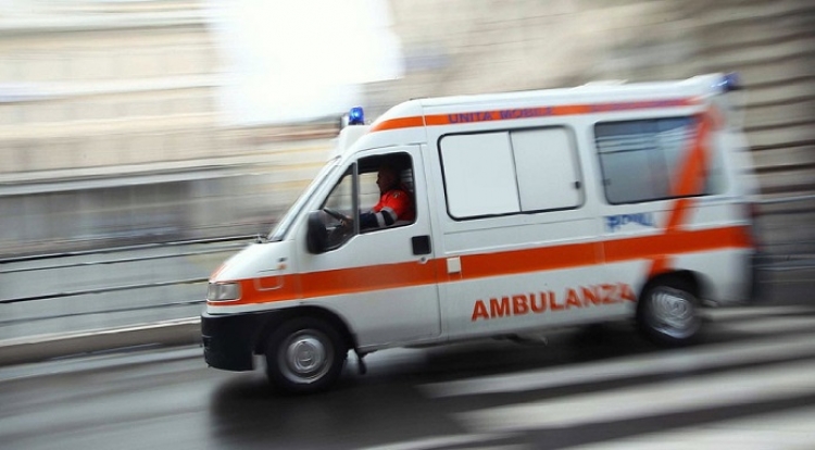 Rimane schiacciato dall’auto, muore un 28enne nel Vibonese