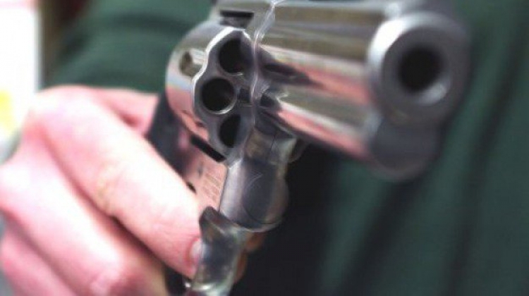 Colpi di pistola contro due attività commerciali nell’area industriale di Vibo