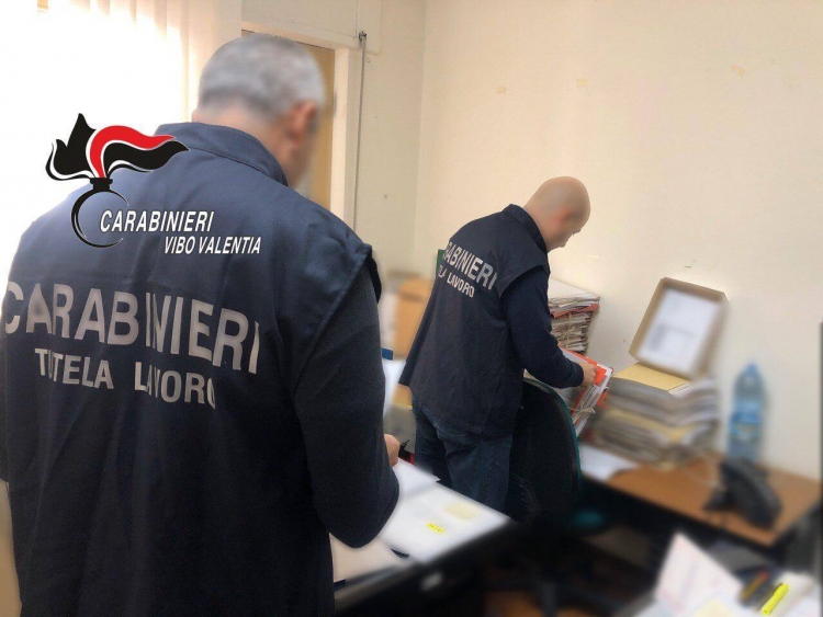 Operai “in nero” e con il reddito di cittadinanza scoperti dai carabinieri nel Vibonese