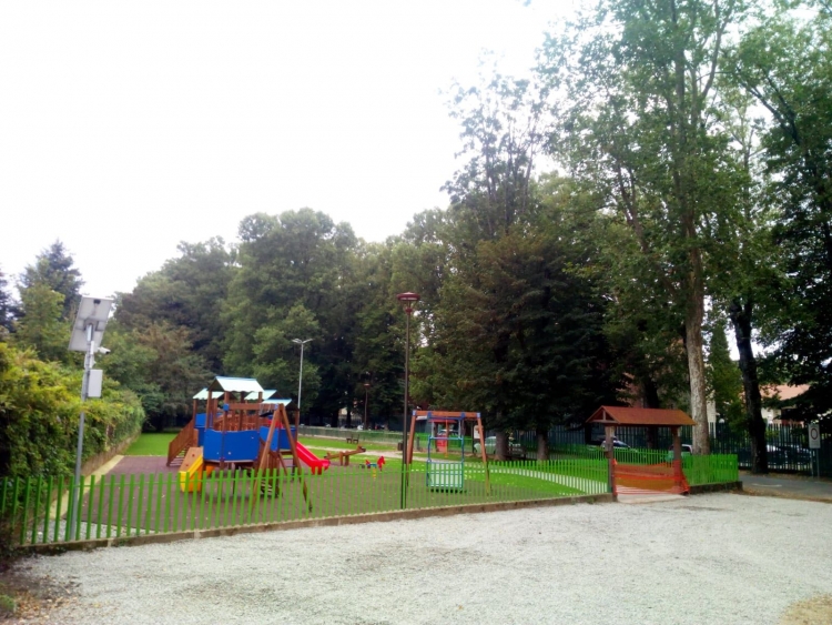 «Un’area giochi a misura di bambino», a Serra l’inaugurazione del Parco delle Rimembranze