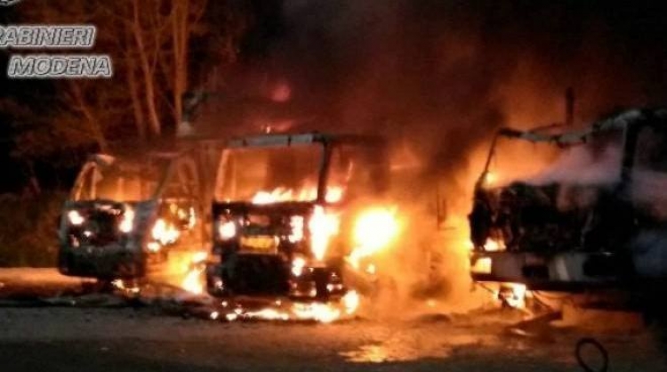 Camion dati alle fiamme a Modena, arrestato un imprenditore vibonese