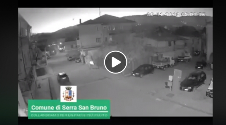 Serra, ripreso mentre getta i rifiuti: il sindaco pubblica il video su Facebook