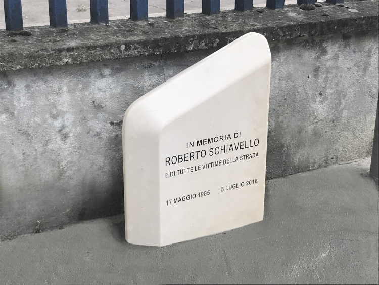 A Soriano una targa in memoria di Roberto Schiavello e di tutte le vittime della strada