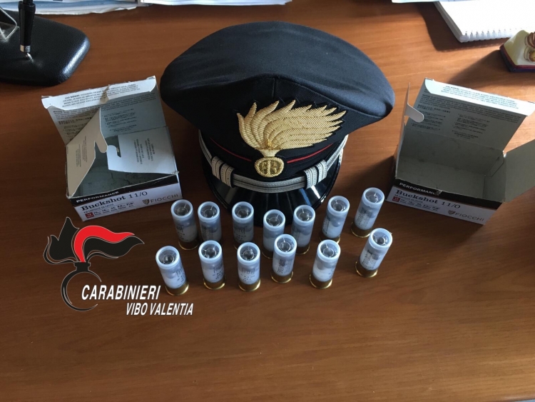 Mileto, i carabinieri trovano 13 cartucce in un casolare abbandonato