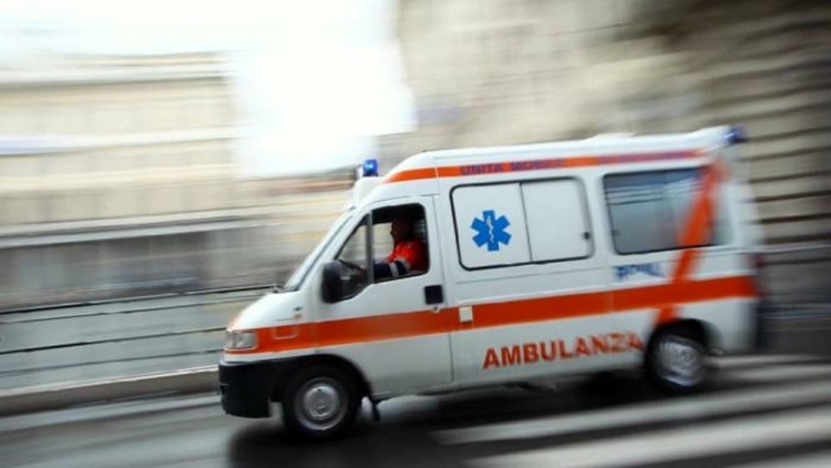 Serra, rimane a terra in attesa dell’ambulanza. Tassone: «L’Asp si svegli e mantenga le promesse»