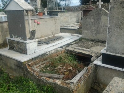 mini cimitero_acquaro
