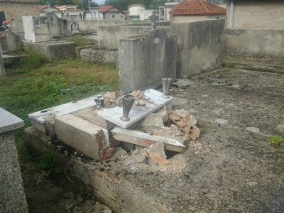 mini cimitero_acquaro2