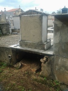 mini cimitero_acquaro4