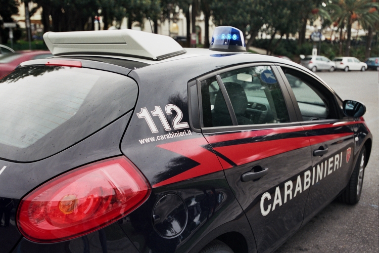 Rapinò un’anziana colpendola a calci, arrestato un 22enne nel Vibonese