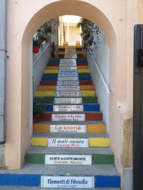 Una “scala letteraria” nel magico scenario di Tropea