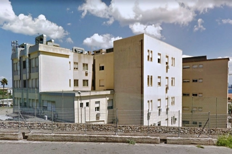 Storia di ordinaria follia a Soverato: paziente Covid lasciato a casa senza cibo perché non ci sono posti letto
