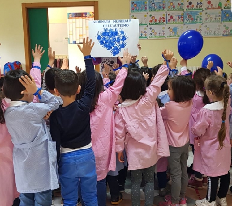 Serra, anche le scuole dell’Infanzia dell’Istituto “Tedeschi” si colorano di blu per la giornata sull&#039;autismo
