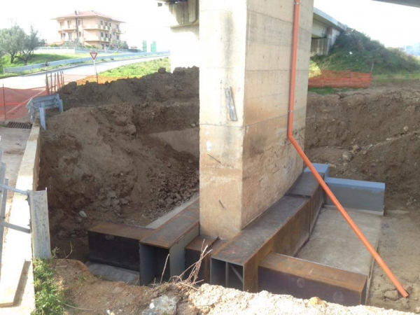 Trasversale delle Serre, &#039;rinforzato&#039; un pilone del viadotto Gagliato, ma è polemica sul web