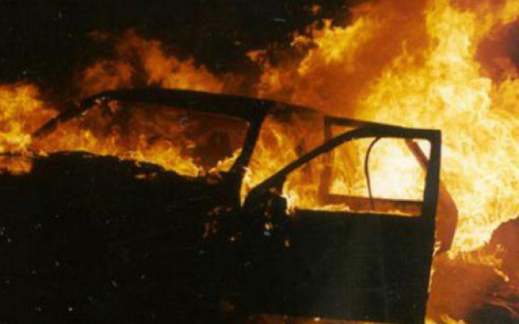 Vallelonga, in fiamme l’automobile di don Francesco Galloro