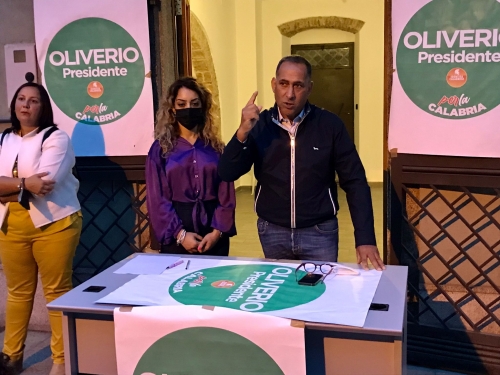 La corsa di Censore con Oliverio e fuori dal suo partito: «Nel Pd cose vergognose»