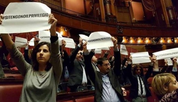 Protesta sui vitalizi, Dalila Nesci (M5s) tra i deputati sospesi dal Parlamento