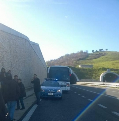 I dipendenti della Provincia di Vibo si recano da Renzi ma la polizia li ferma in autostrada