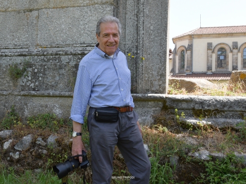 Michele Kalamera all&#039;interno della Certosa di Serra San Bruno (foto di Bruno Tripodi)