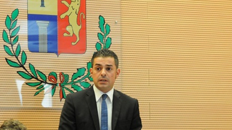 Il sindaco di Acquaro scrive all&#039;Ufficio scolastico regionale: «Mantenere la scuola dell’Infanzia nella frazione Piani»