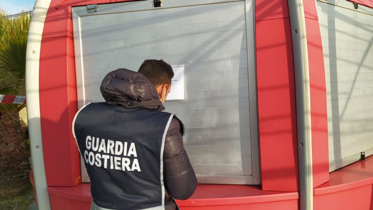 Abusivismo, la Guardia costiera sequestra un’area demaniale marittima nel Vibonese