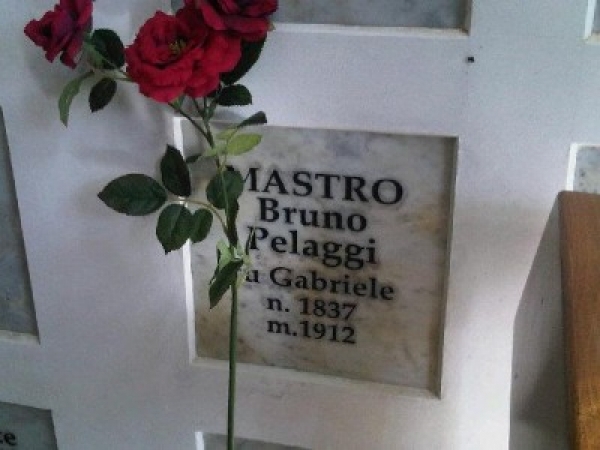 A Serra una lapide commemorativa dedicata a Mastro Bruno Pelaggi