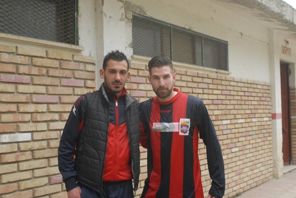 Nella foto, il dirigente Francesco Serravite (a sinistra) in compagnia dell&#039;attaccante Antonio Crisalli