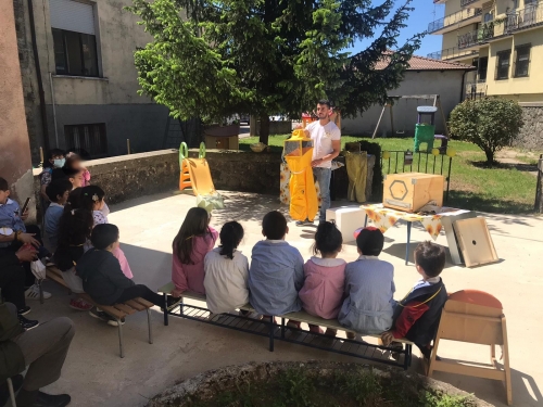 Serra, l’asilo infantile “Caterina Chimirri” celebra la Giornata mondiale delle api