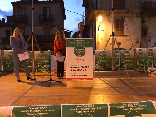 Censore chiude la campagna elettorale a Serra: «Non votate bambini o forestieri. Il Pd mi teme»