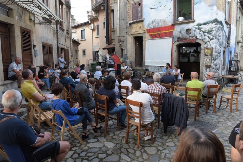 Musica, cibo e cultura nel centro storico di Serra, ecco l’agosto del Brigante