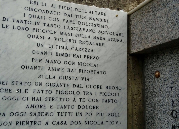 Deposta una lapide sulla tomba di don Nicola Grillo