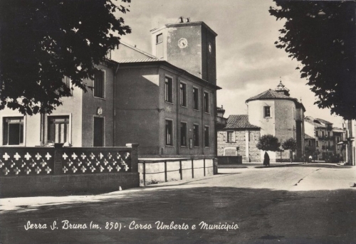 Il municipio di Serra San Bruno in una foto d&#039;epoca