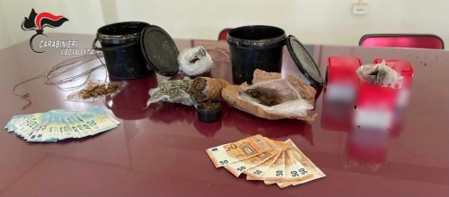 Armi e droga in una villetta, arrestato un 33enne nel Vibonese