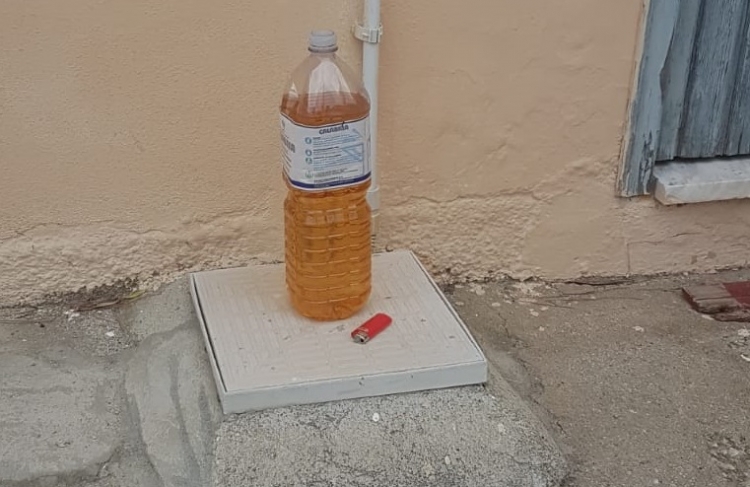 Intimidazione a Ricadi, bottiglia con benzina davanti a una struttura ricettiva