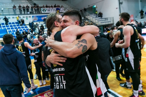 Basket, l’Apu Udine del serrese Nazzareno Italiano vince la Coppa Italia
